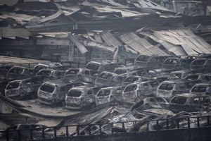 «Хиросима» в Тяньцзине: число погибших растет, воздух отравлен