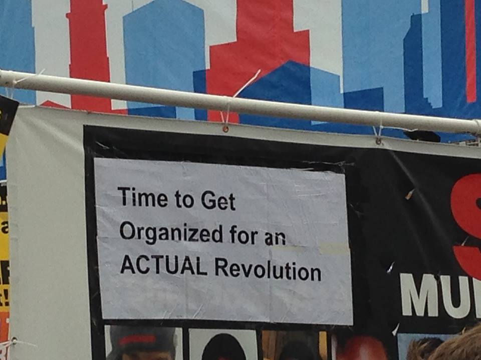 На плакате: «Пришло время для реальной революции», Кливленд, США, 19 июля 2016 года 