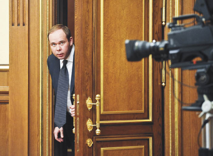 Незаметный функционер Антон Вайно становится главой АП, Москва, 17 ноября 2010 года