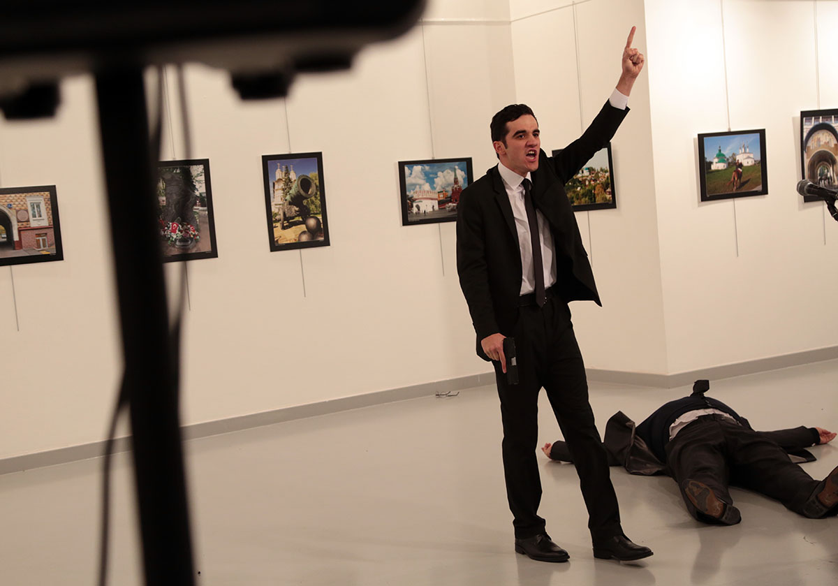 В Турции убит российский посол Андрей Карлов
