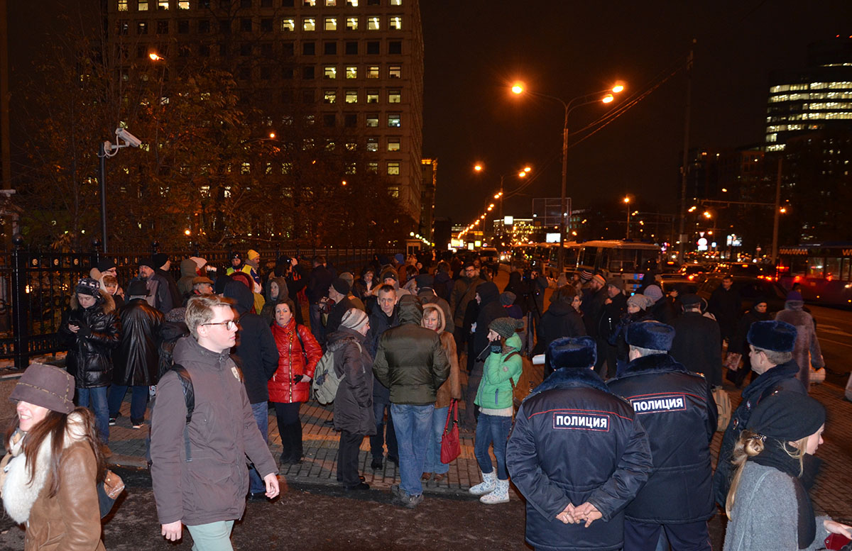 В Москве активисты провели пикет у ФСИН против пыток над Ильдаром Дадиным в ИК-7