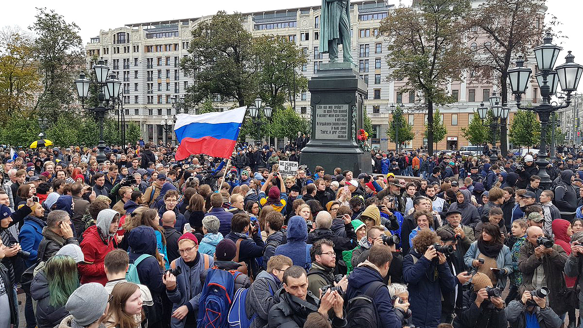 Тысячи москвичей сегодня потребовали настоящих выборов!