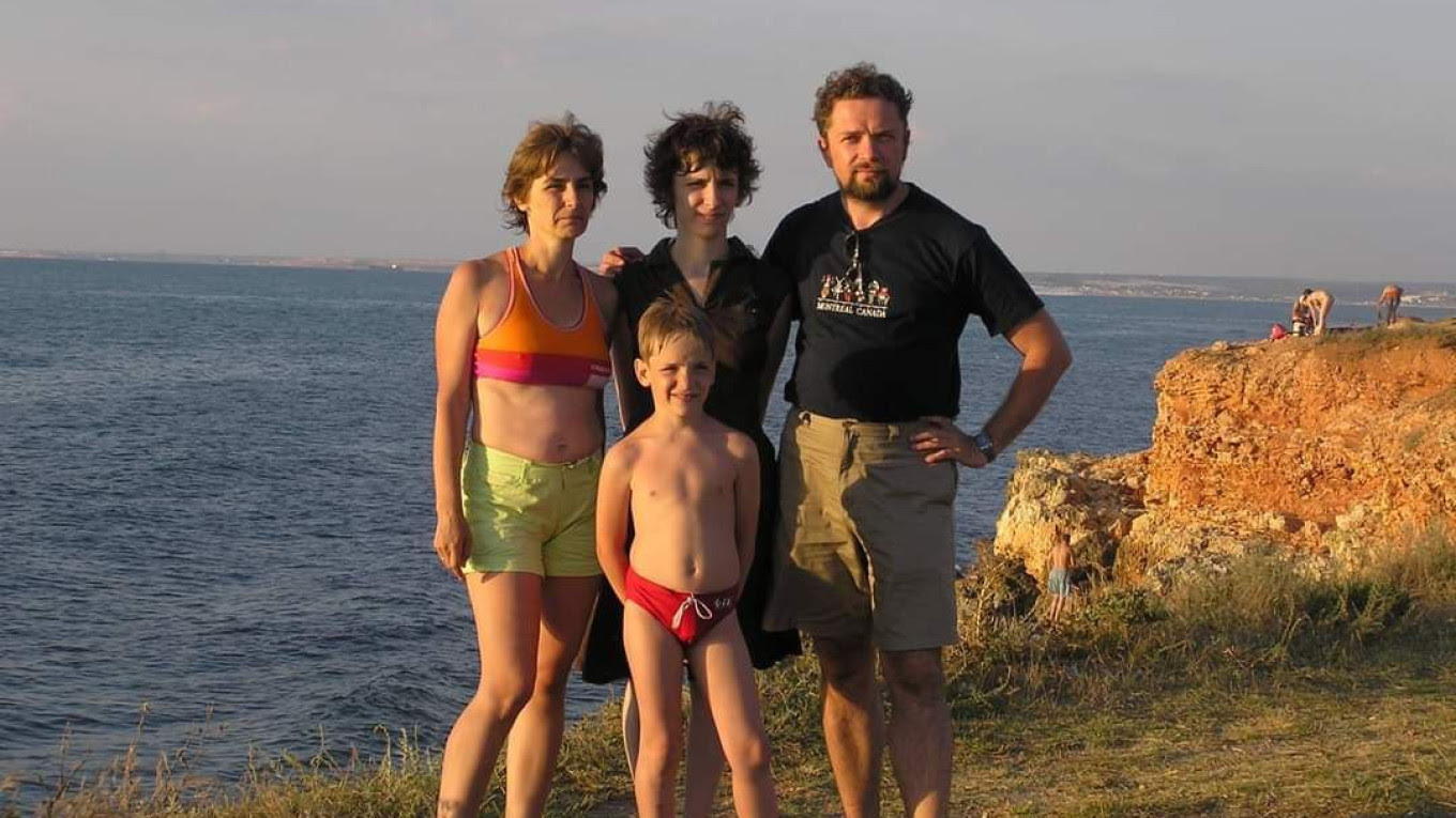 Семья автора отдыхает в Крыму. В украинском Крыму, до его аннексии