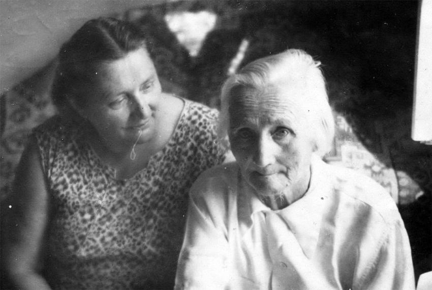 На фото: Мать и дочь Халамайовы. Фото Вилуша найти не удалось.