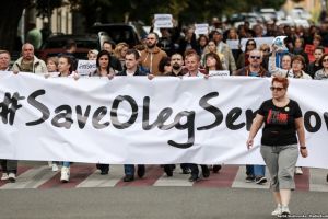 Сенцов прекращает голодовку 6 октября