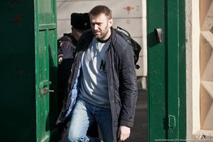 Навальный вышел из спецприемника, отсидев 15 суток. Фоторепортаж