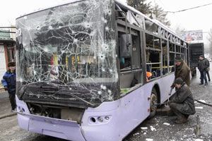 В Донецке на автобусной остановке прогремел взрыв: погибли как минимум девять человек