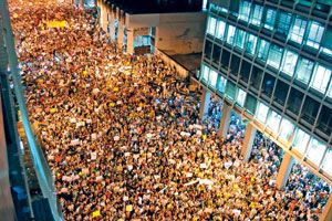 Бразилия: бунт рассерженных горожан