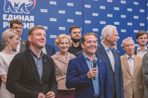 Новый старый курс: Медведев против самовыдвиженцев