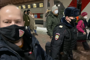 Сторонников Навального задерживают в России