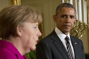 Обама решил повременить с поставкой оружия на Украину 